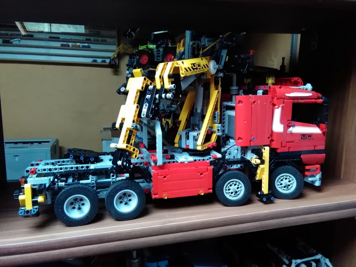 Lego Technic 8258 Truck mit Schwenkkran